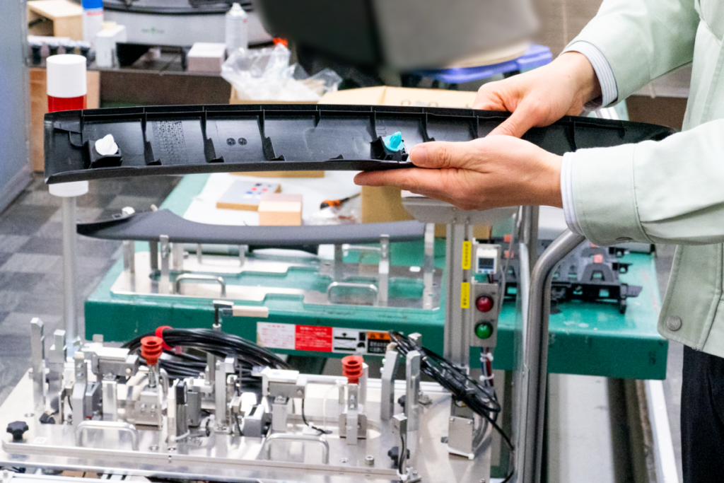 ピラーカバークリップ